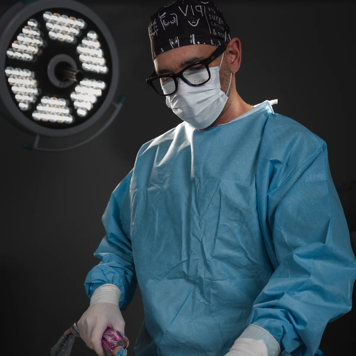El Dr. Fuentes en quirófano